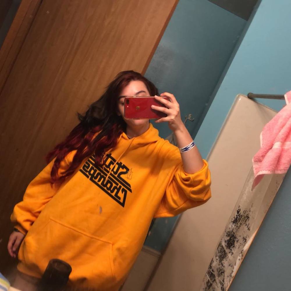 Meet your Posher, Claire